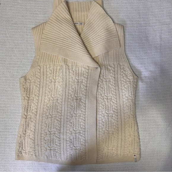Woolrich Women’s Size Medium Wool Blend Vest Ivory Cable Knit Fisherman Outdoor - Picture 9 of 12